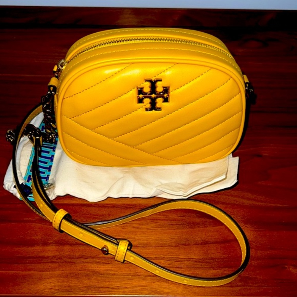 NWOT Kira Chevron Women's Small Camera Bag